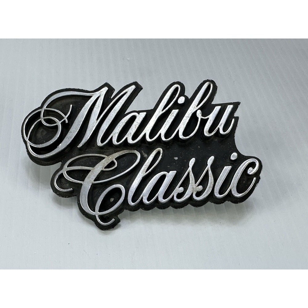 Vintage 1975 1977 Chevrolet MALIBU CLASSIC Metal Grille Emblem With Studs 364489